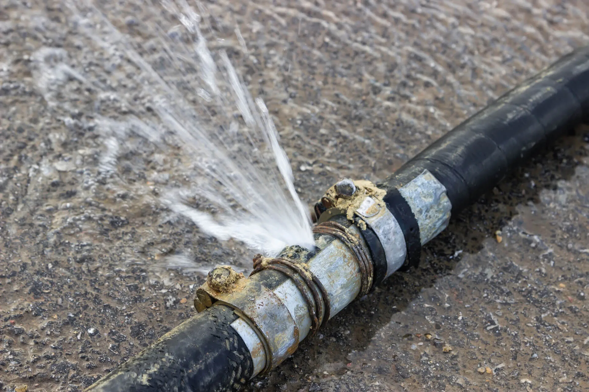 Broken Pipes - Professional Electrician Service